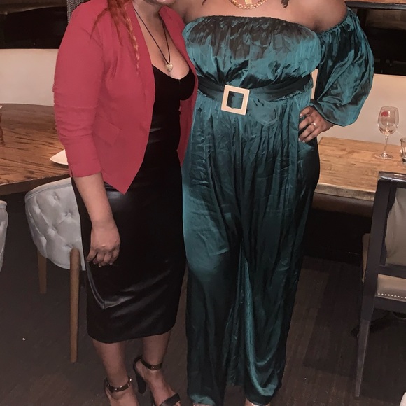 GORGEOUS SATIN JUMPSUIT 💚🤩 - Picture 7 of 8